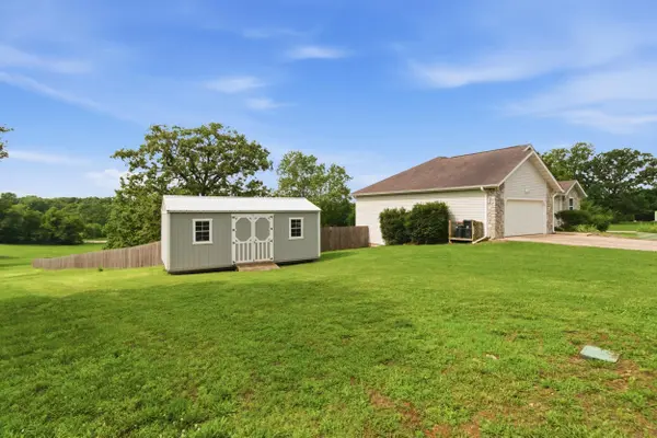 7650 Private Road 2453, West Plains, MO 65775