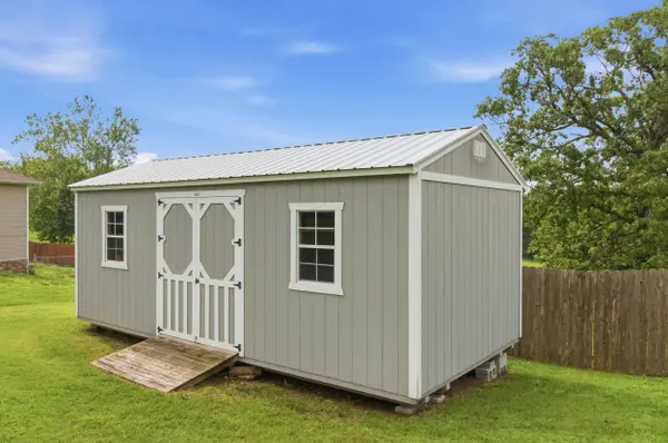 7650 Private Road 2453, West Plains, MO 65775