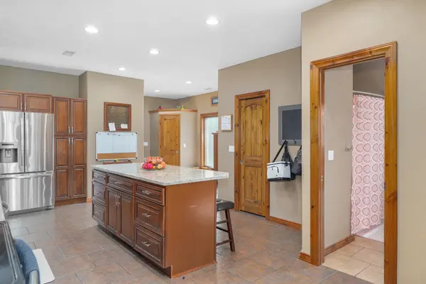 8105 N Farm Road 207, Strafford, MO 65757