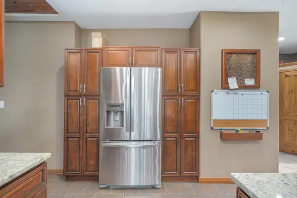 8105 N Farm Road 207, Strafford, MO 65757