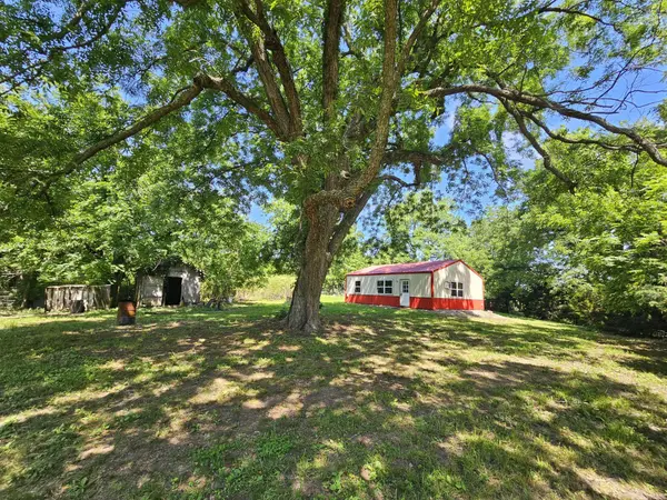 5383 Cowan Ridge RD, Powell, MO 65730
