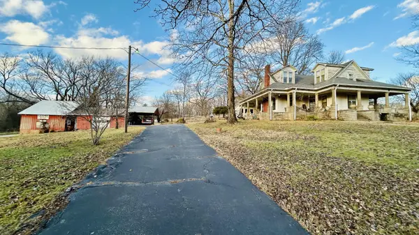 22539 Lawrence 1040, Pierce City, MO 65723