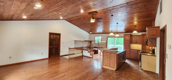 17529 St Highway U, Ava, MO 65608