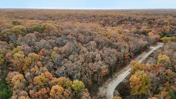 000 Cedarwood DR, Marshfield, MO 65706