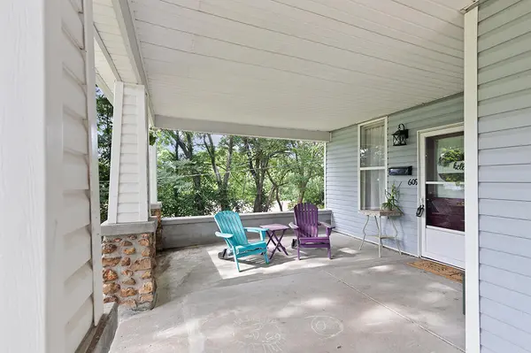 609 S College ST, Neosho, MO 64850