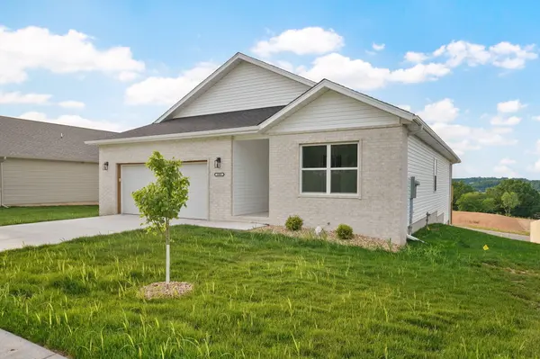 1003 W Jay ST, Ozark, MO 65721
