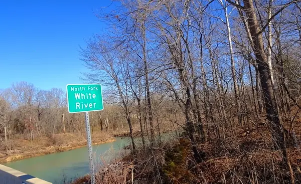 1963 State Route Pp, Tecumseh, MO 65760