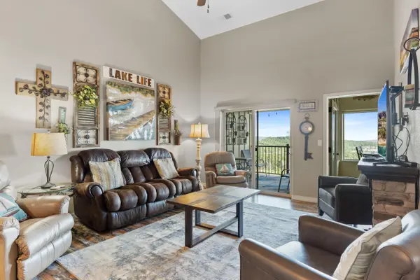 200 Majestic DR #Apt 415, Branson, MO 65616
