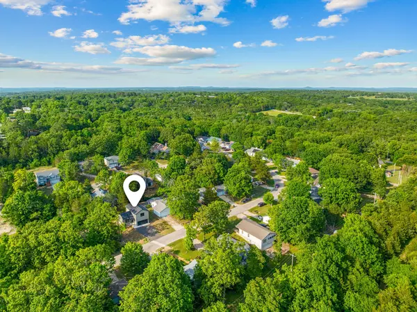 202 Eric DR, Kirbyville, MO 65679