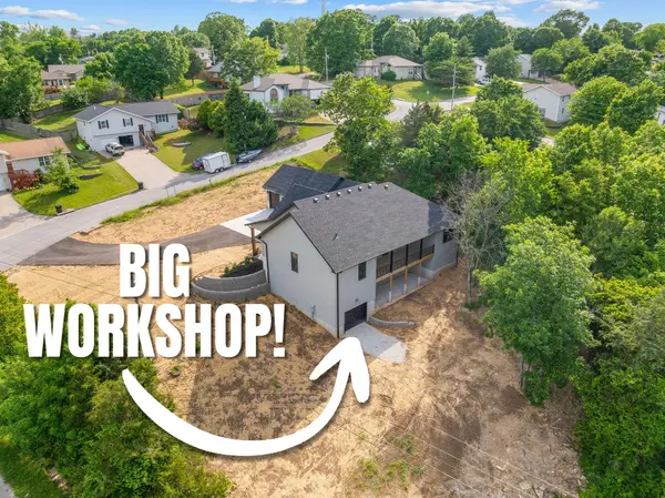 654 Walkington LN, Branson, MO 65616