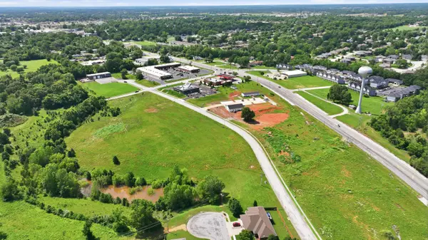 000 Crimson AVE, Nixa, MO 65714