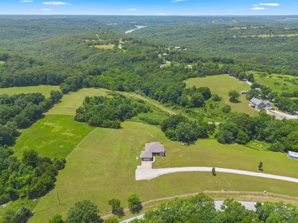 20 Hardin Hills DR, Galena, MO 65656
