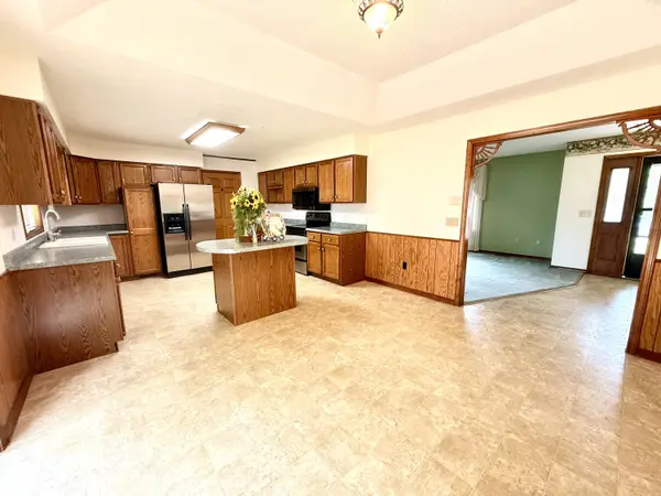 801 E 16th ST, Mountain Grove, MO 65711
