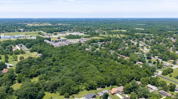 000 E Valley Water Mill RD, Springfield, MO 65803