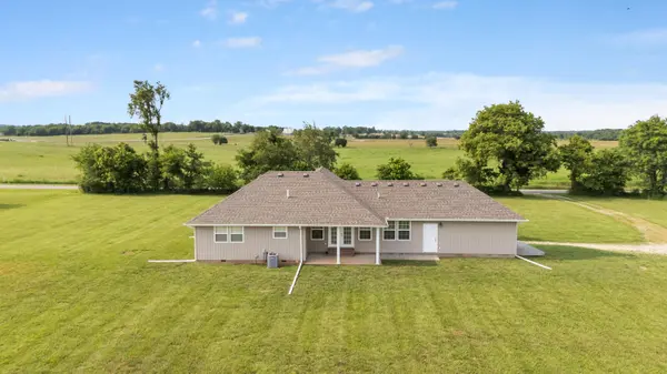8861 Farm Road 2212, Washburn, MO 65772
