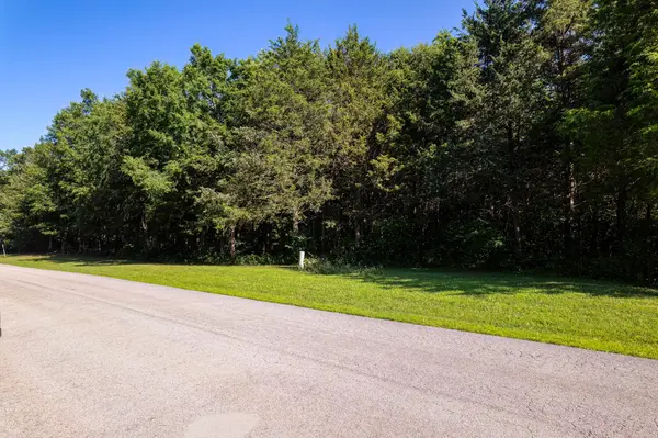 000 Green Cypress/ Eagle Pt Lt 87 LN, Shell Knob, MO 65747