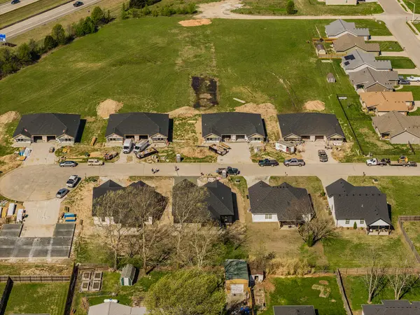 2721/2753 S Caden LN, Bolivar, MO 65613