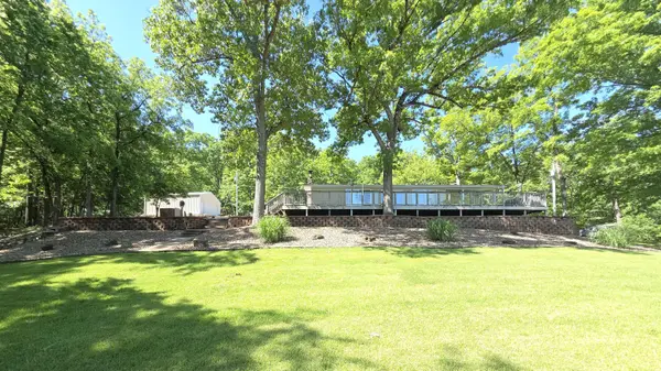30850 Settlers LN, Edwards, MO 65326