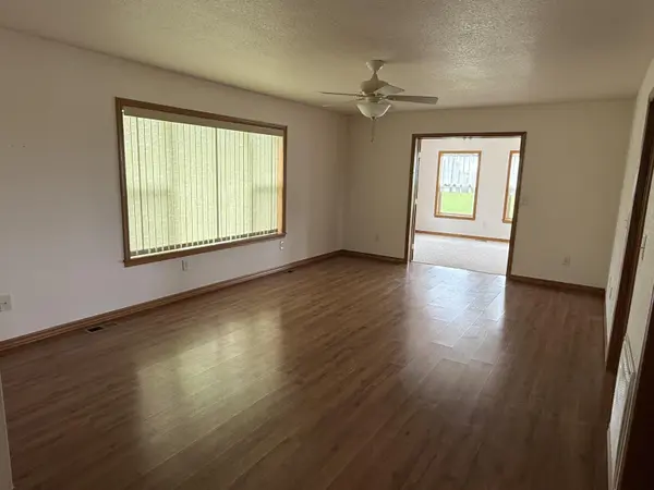 26001 Highway Ee, Stark City, MO 64866