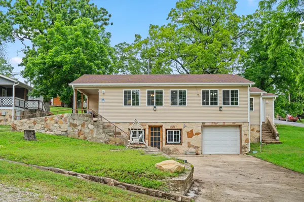 177 Benton AVE, Rockaway Beach, MO 65740