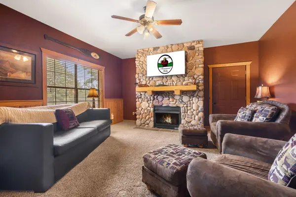 272 Oakridge RD, Branson, MO 65616