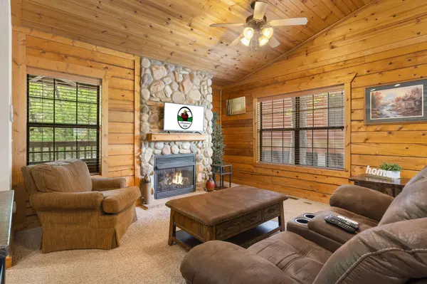 141 Rock Candy LN, Branson, MO 65616