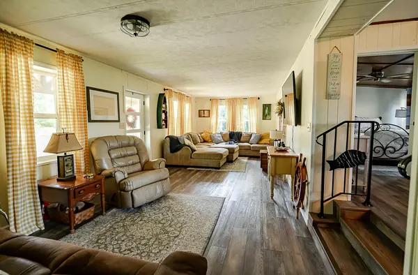 26401 Private Road 1183, Eagle Rock, MO 65641