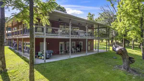 728 Haugwood Ranch RD, Galena, MO 65656