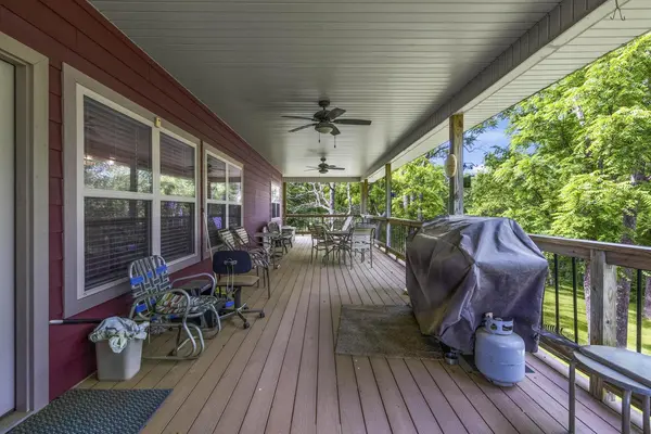 728 Haugwood Ranch RD, Galena, MO 65656