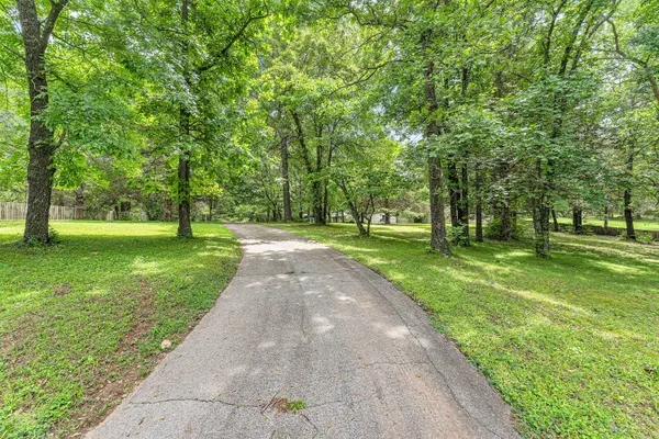 5450 S Farm Road 137, Springfield, MO 65810