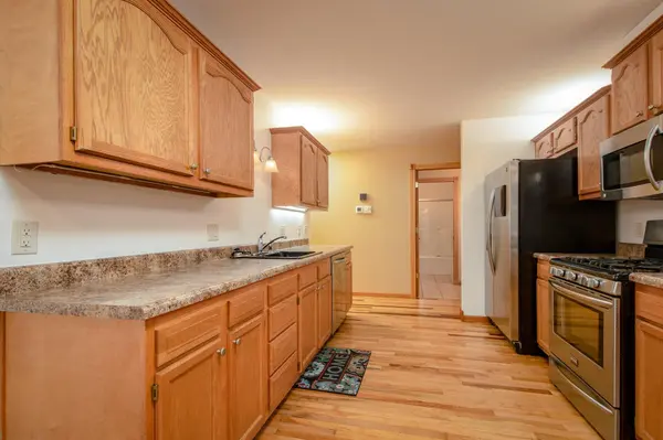 577 S Canterbury LN, Nixa, MO 65714