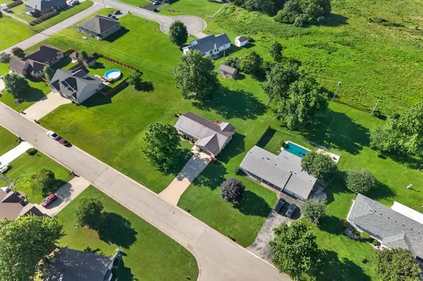 220 Bonnie DR, Lebanon, MO 65536