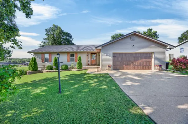 220 Bonnie DR, Lebanon, MO 65536