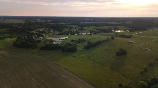 126 SW 400th RD, Warrensburg, MO 64093