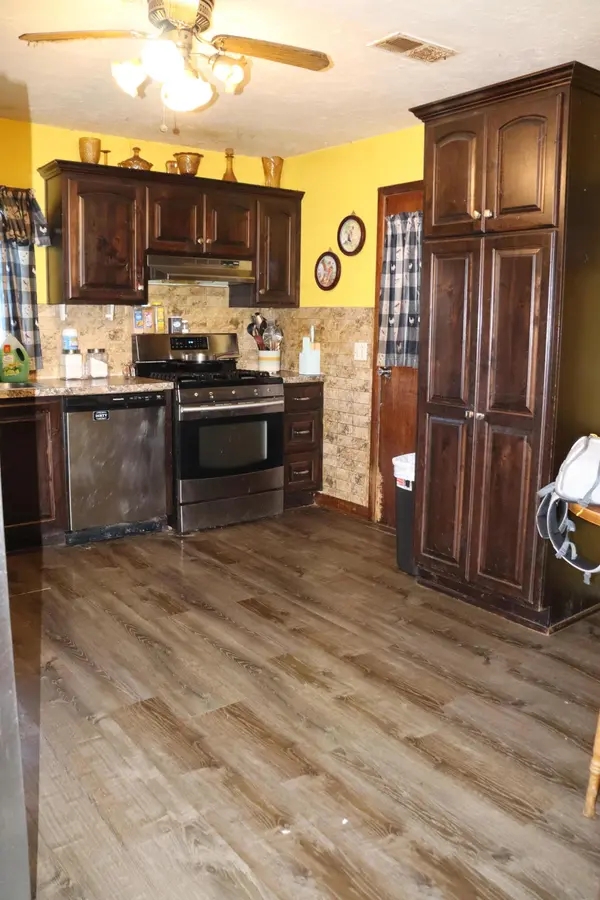 506 E Van Every ST, Seymour, MO 65746