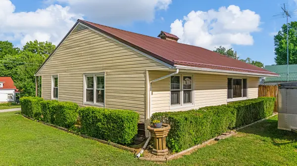 705 Augusta ST, Houston, MO 65483