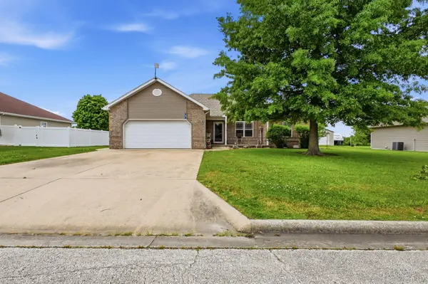 4763 S 129th RD, Bolivar, MO 65613