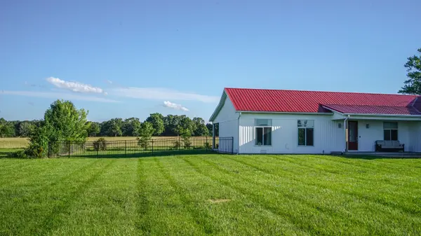 866 State Highway Dd, Marshfield, MO 65706
