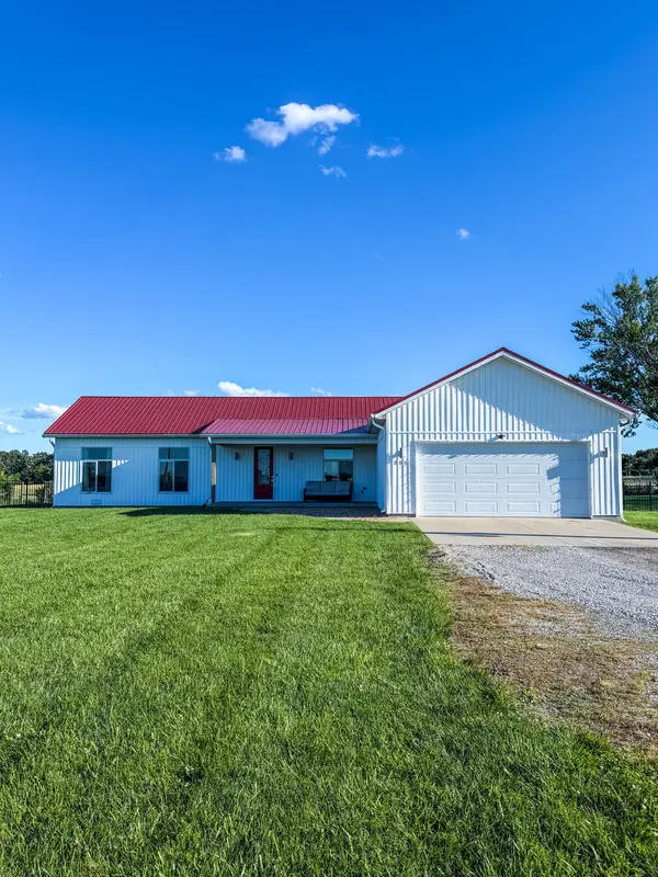 866 State Highway Dd, Marshfield, MO 65706