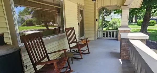 729 E Dorris AVE, Mountain Grove, MO 65711