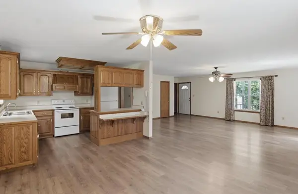 101 Bear LN, Seneca, MO 64865