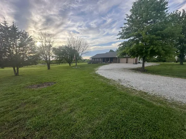 783 NW 43p RD, Clinton, MO 64735