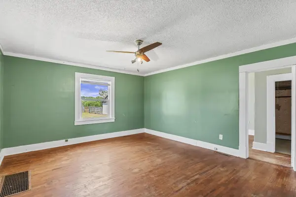8527 W Farm Rd 76, Willard, MO 65781