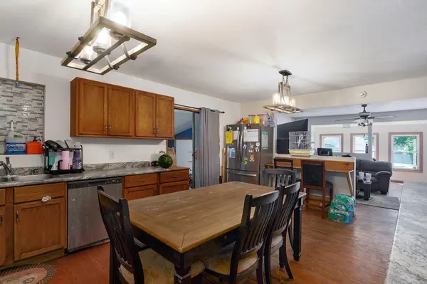 828 S Glenn AVE, Springfield, MO 65802