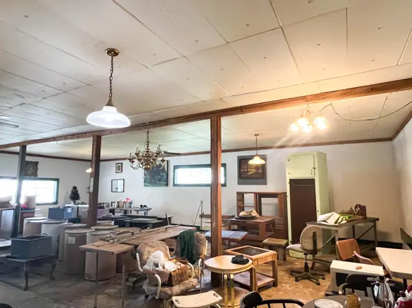 101 Luyster ST, Koshkonong, MO 65692