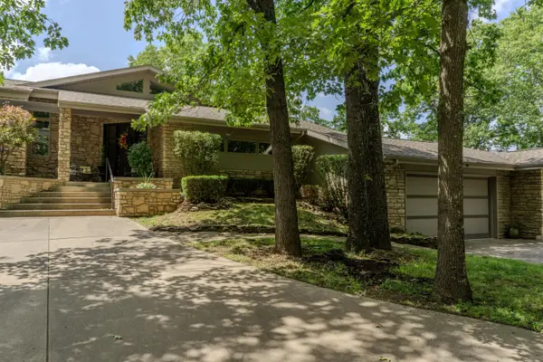 740 Russel Ridge RD, Nixa, MO 65714