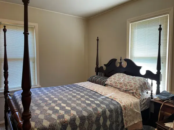 422 Freeman RD, Neosho, MO 64850