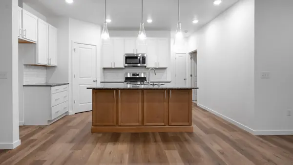 857 S Orchard WAY, Springfield, MO 65802