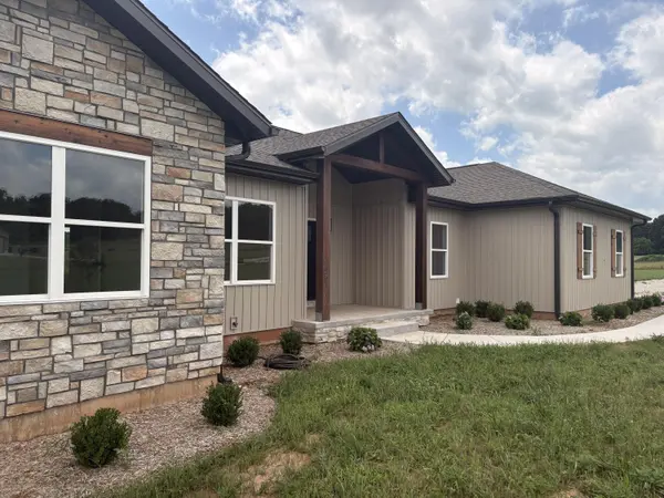 20203 Lawrence 2008p, Everton, MO 65646