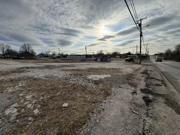 312 East ST, Stockton, MO 65785